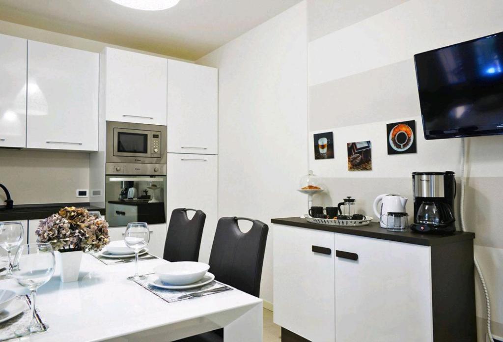 Ventuno - Modern Apartment - Country & Lake Ловере Экстерьер фото
